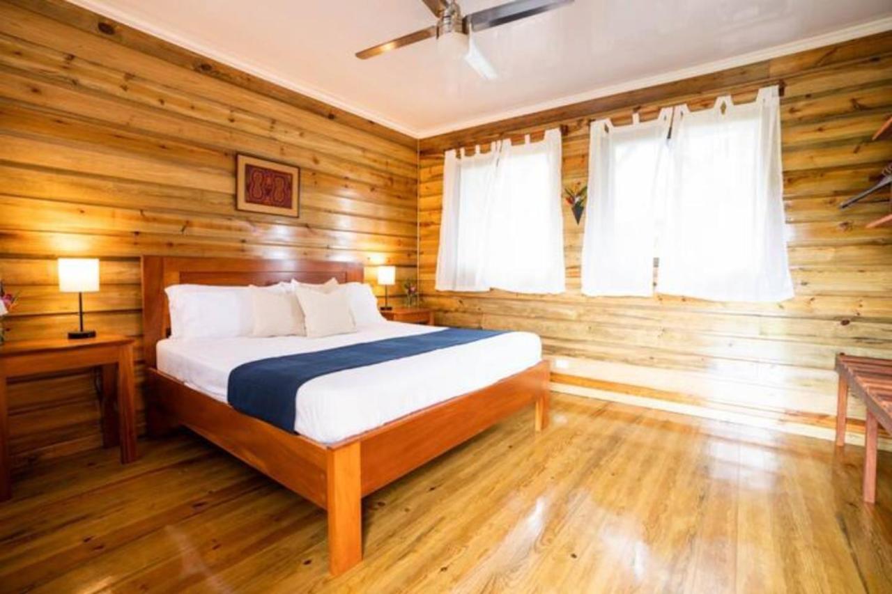 Casa Marlin Bed & Breakfast Bocas Town Exterior foto