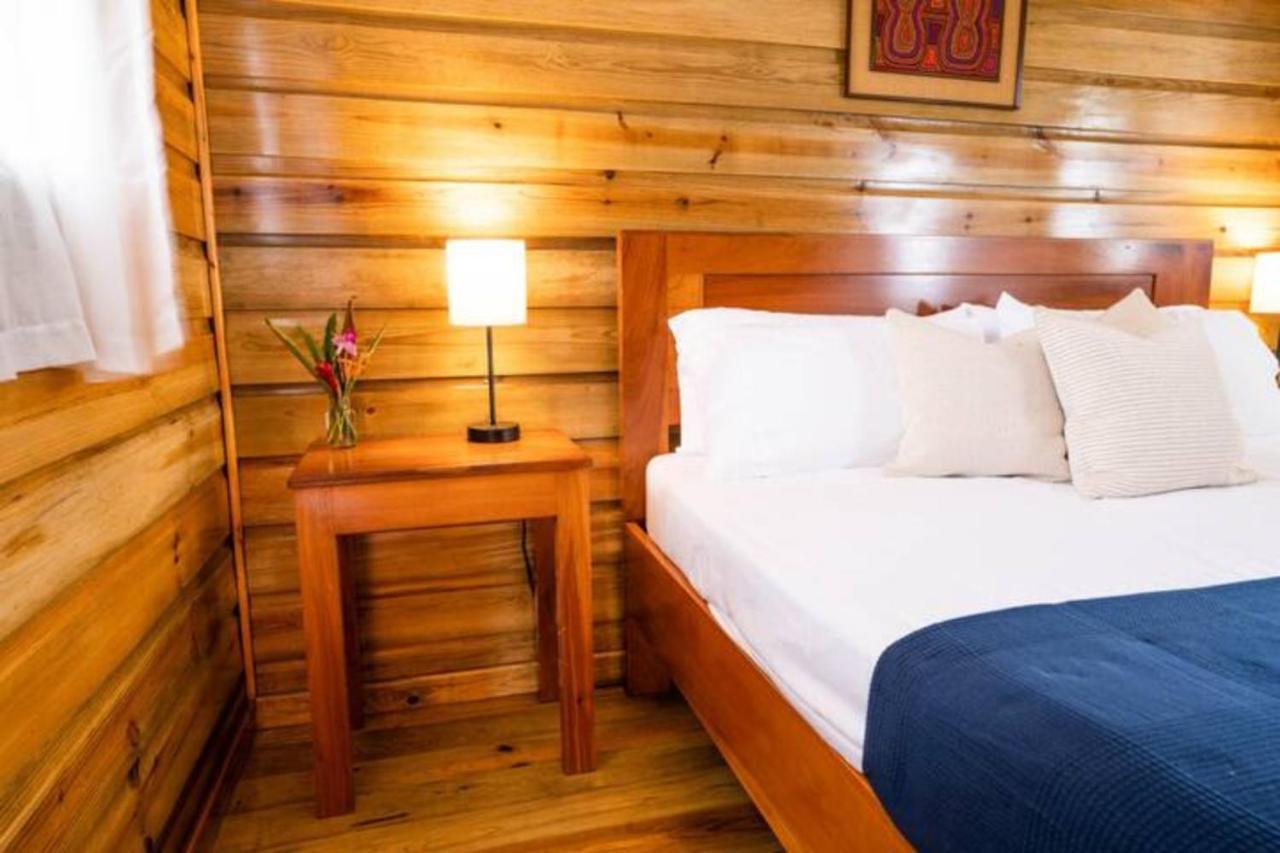 Casa Marlin Bed & Breakfast Bocas Town Exterior foto